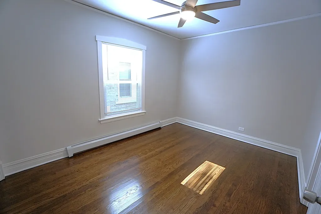 4950 West Kamerling Avenue Chicago IL 60651