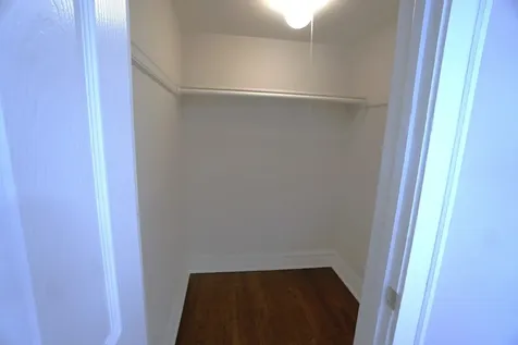 4950 West Kamerling Avenue Chicago IL 60651