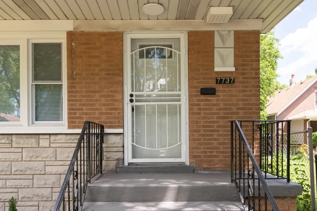 7737 South Champlain Avenue Chicago IL 60619