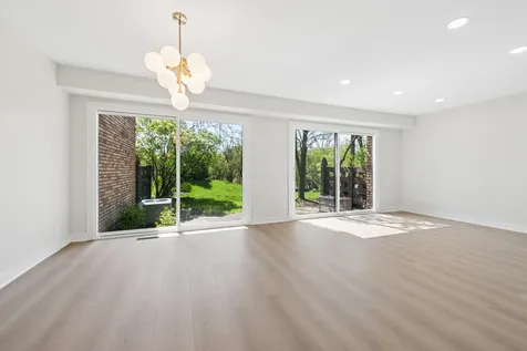 1935 Mission Hills Lane Northbrook IL 60062