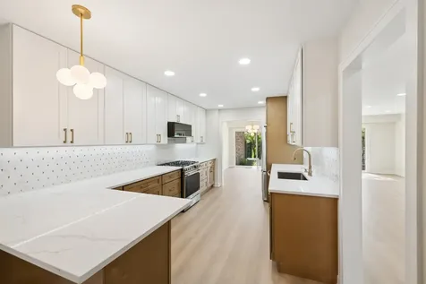 1935 Mission Hills Lane Northbrook IL 60062
