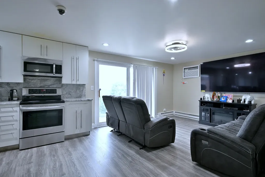 2325 North Neva Avenue Chicago IL 60707