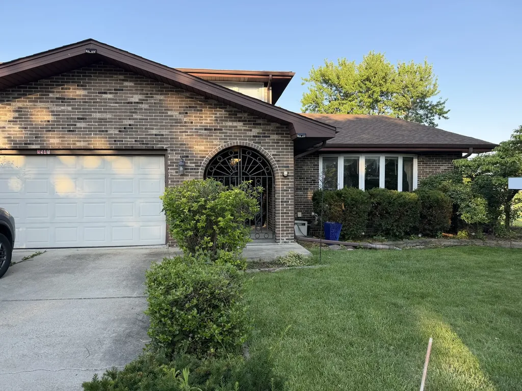 8541 South 83rd Avenue Hickory Hills IL 60457
