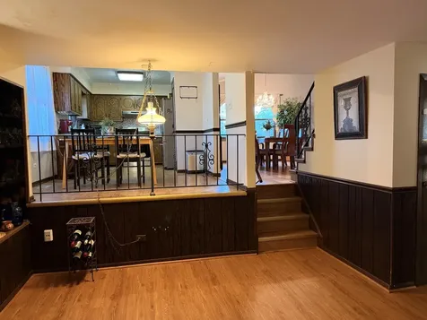 8541 South 83rd Avenue Hickory Hills IL 60457