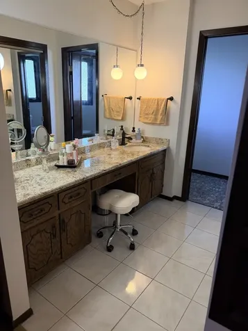8541 South 83rd Avenue Hickory Hills IL 60457