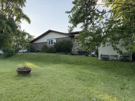 8541 South 83rd Avenue Hickory Hills IL 60457