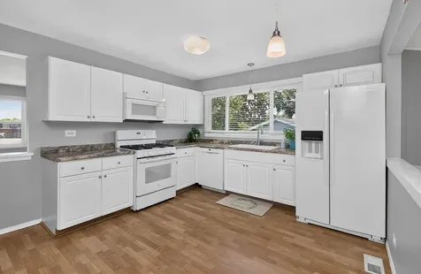 186 Royce Drive Bloomingdale IL 60108