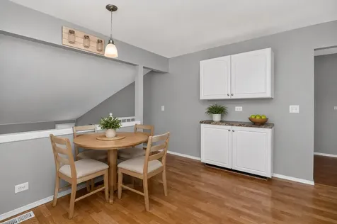 186 Royce Drive Bloomingdale IL 60108