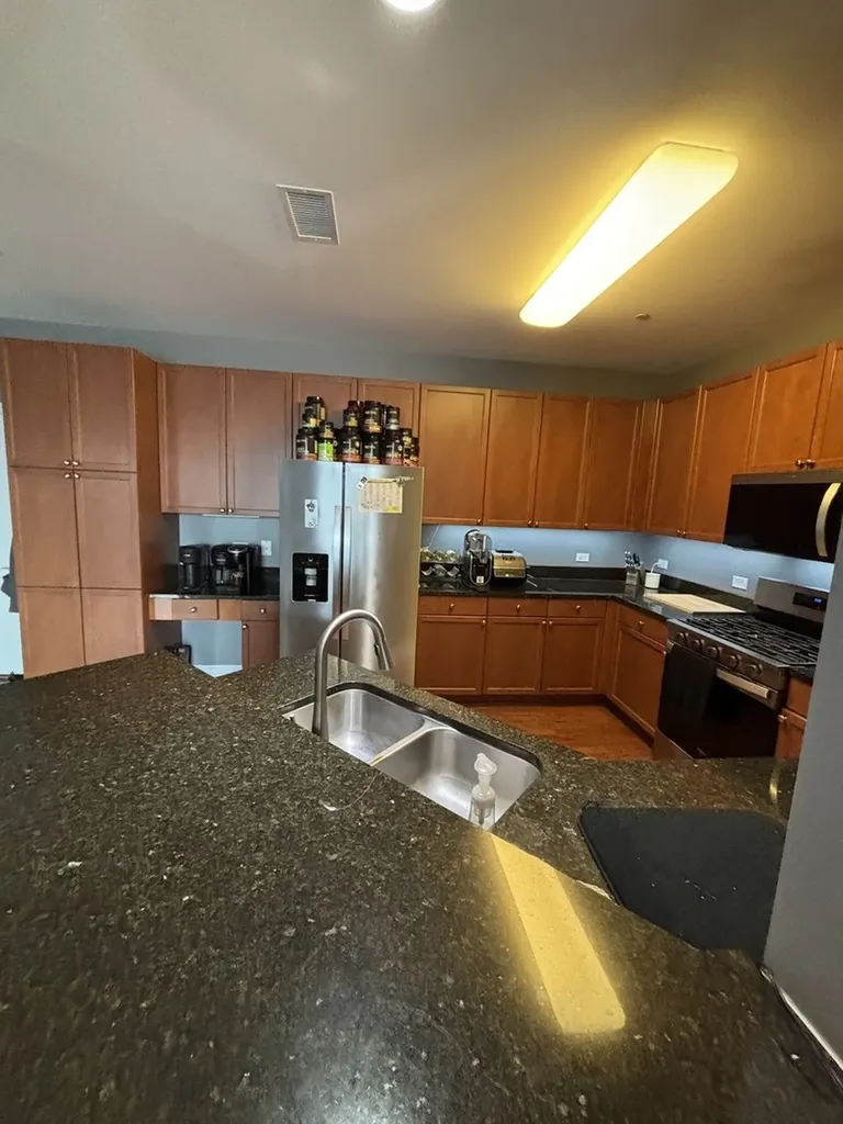140 South River Street Aurora IL 60506