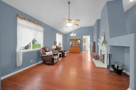 1053 Canary Avenue Yorkville IL 60560