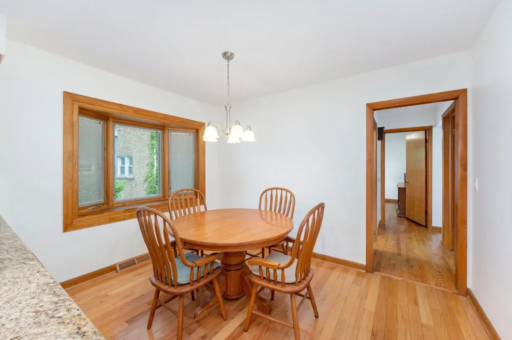 19 West Adams Street Villa Park IL 60181
