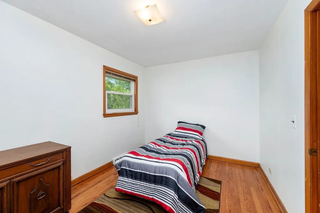 19 West Adams Street Villa Park IL 60181