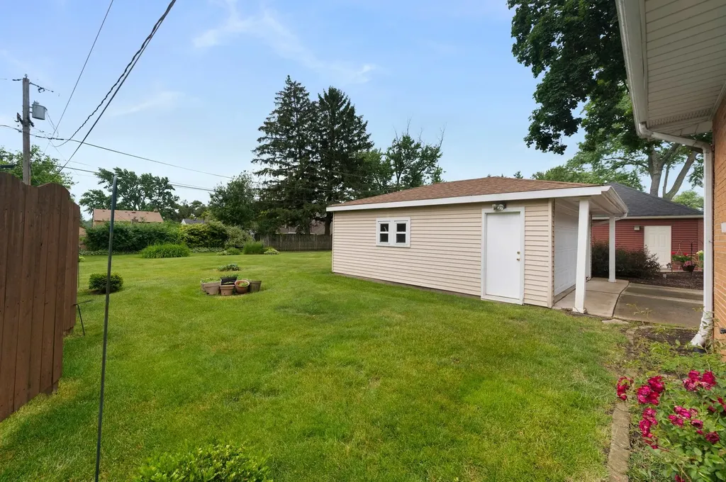 19 West Adams Street Villa Park IL 60181