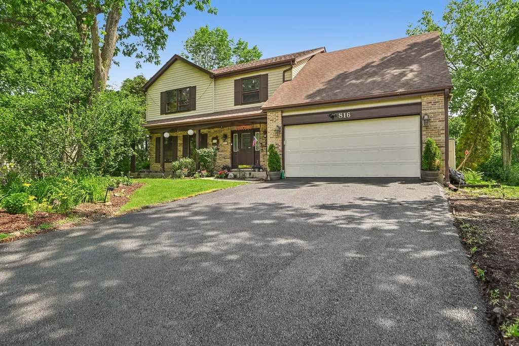 816 Bonnie Brae Lane Bolingbrook IL 60440