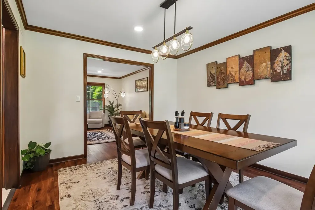 816 Bonnie Brae Lane Bolingbrook IL 60440