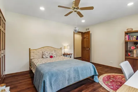 816 Bonnie Brae Lane Bolingbrook IL 60440
