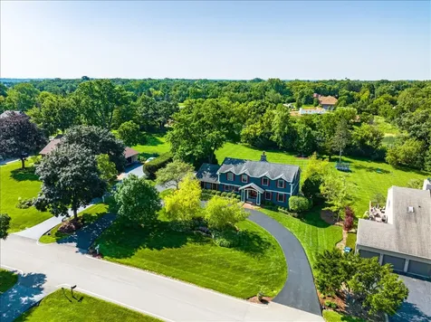 135 Harbor Drive Lake Barrington IL 60010