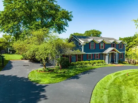 135 Harbor Drive Lake Barrington IL 60010