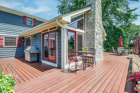 135 Harbor Drive Lake Barrington IL 60010