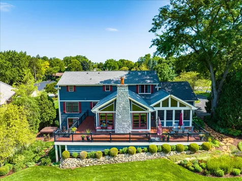 135 Harbor Drive Lake Barrington IL 60010