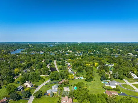 135 Harbor Drive Lake Barrington IL 60010