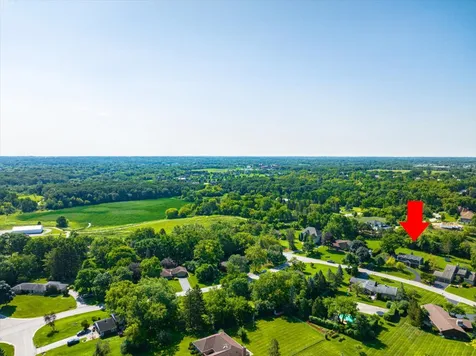 135 Harbor Drive Lake Barrington IL 60010