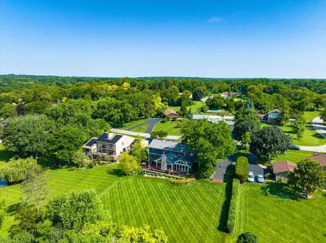 135 Harbor Drive Lake Barrington IL 60010