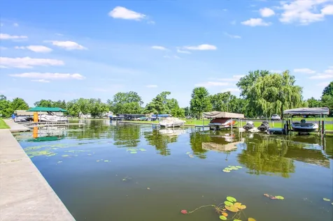 135 Harbor Drive Lake Barrington IL 60010