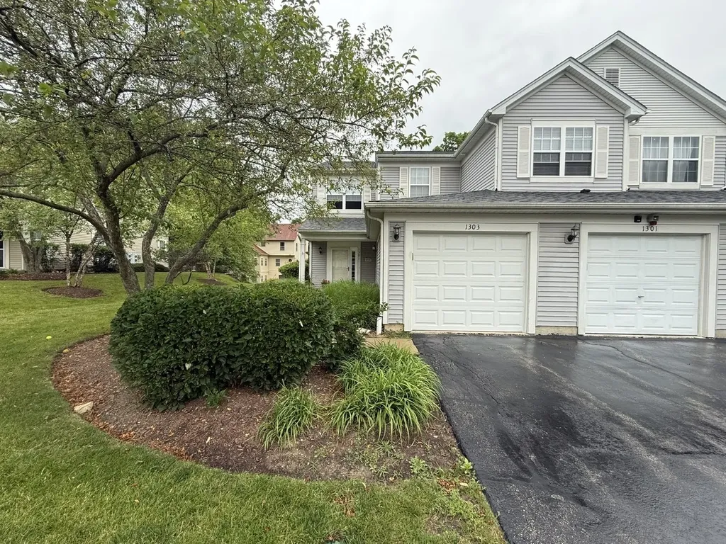 1303 Brookdale Drive Carpentersville IL 60110