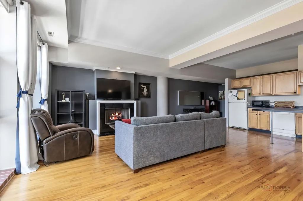 165 North Canal Street Chicago IL 60606