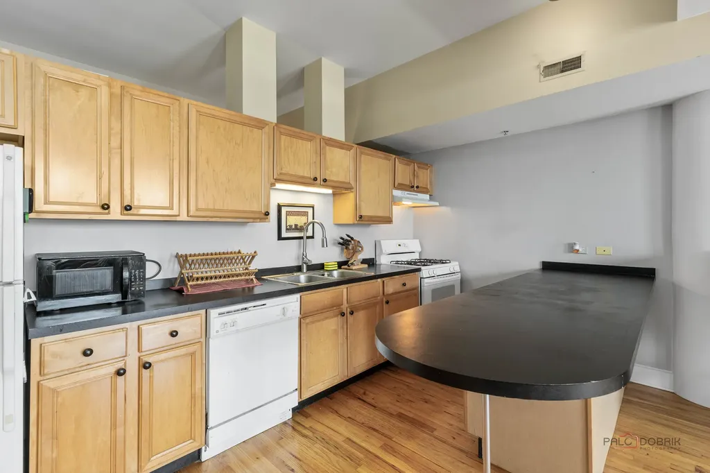 165 North Canal Street Chicago IL 60606