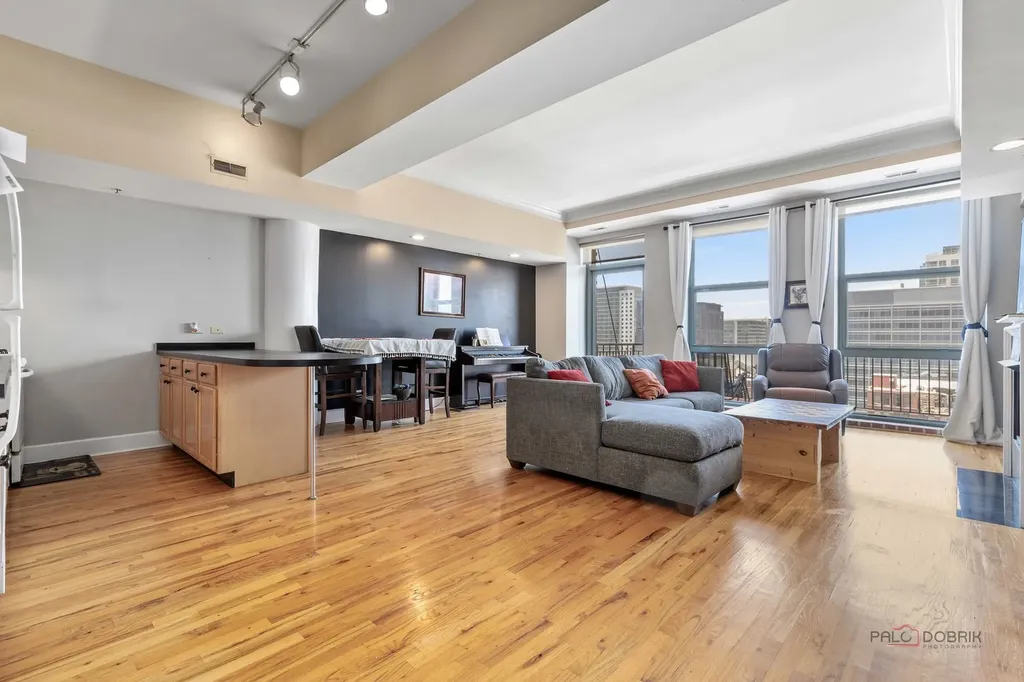 165 North Canal Street Chicago IL 60606