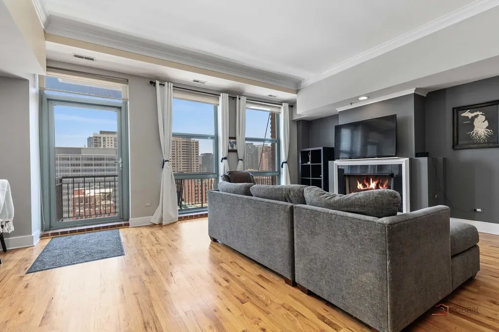 165 North Canal Street Chicago IL 60606