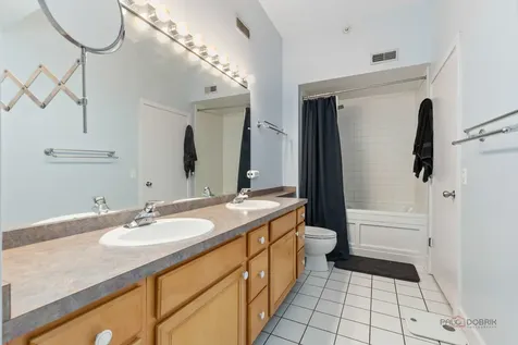 165 North Canal Street Chicago IL 60606