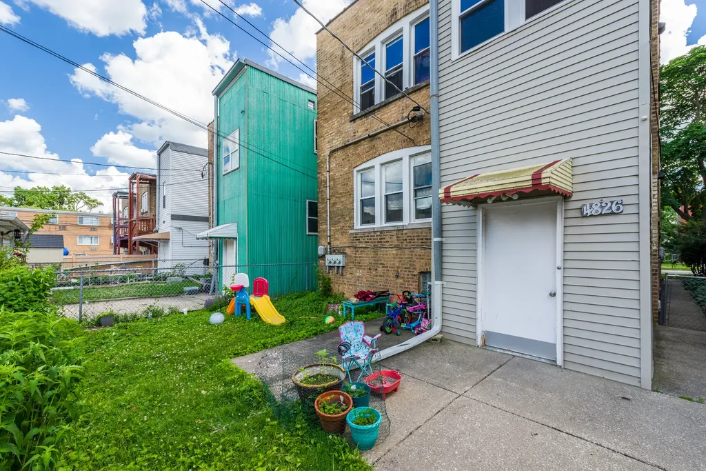 4826 Wright Terrace Skokie IL 60077
