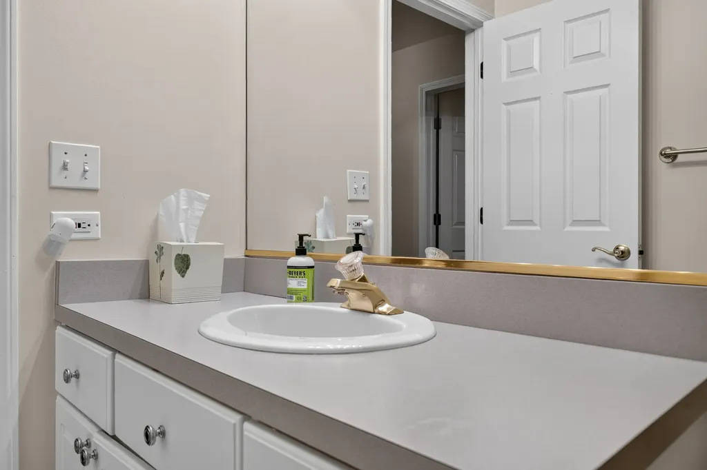 640 Walnut Oaks Drive Roselle IL 60172
