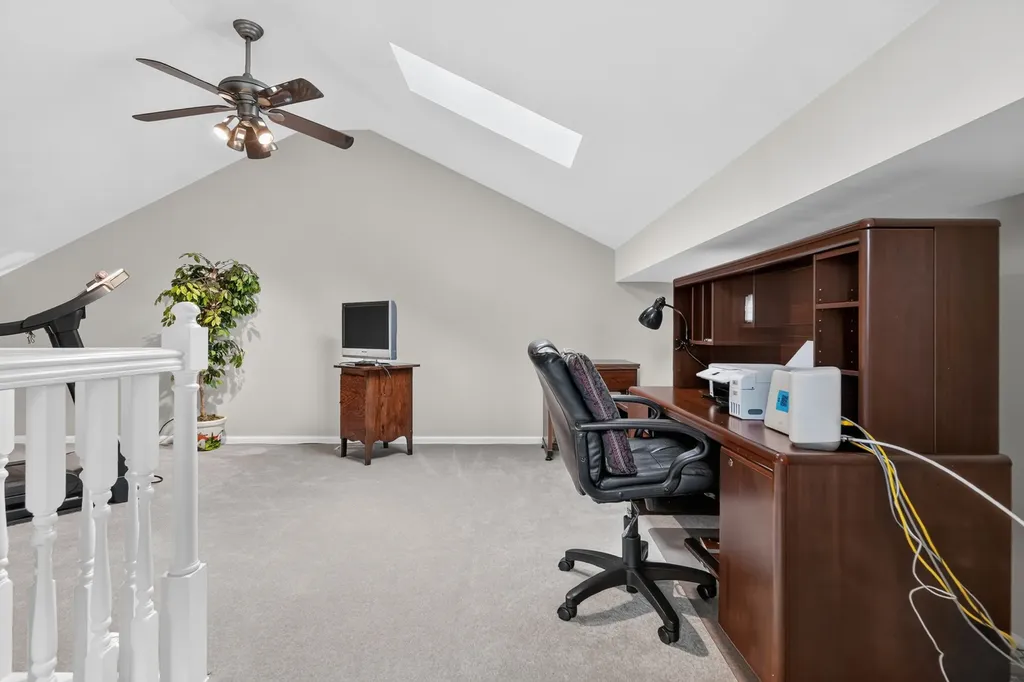 640 Walnut Oaks Drive Roselle IL 60172