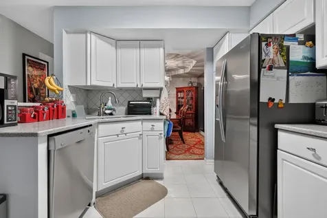 640 Walnut Oaks Drive Roselle IL 60172