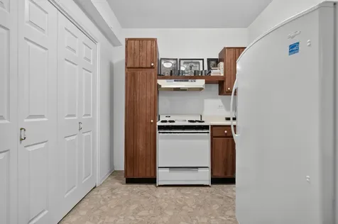 640 Walnut Oaks Drive Roselle IL 60172