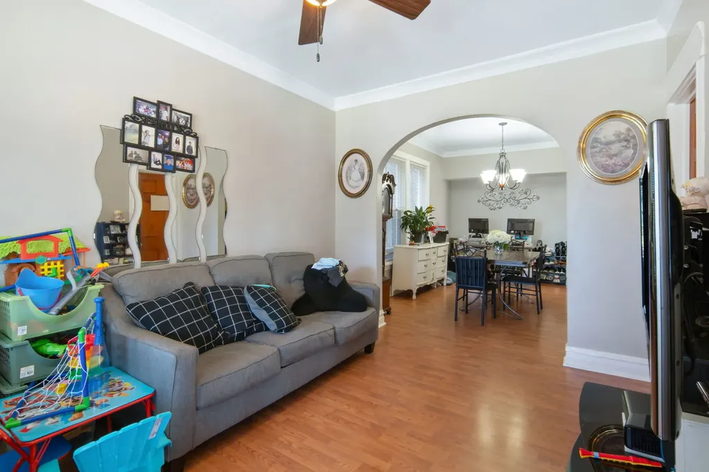 3402 West Beach Avenue Chicago IL 60651