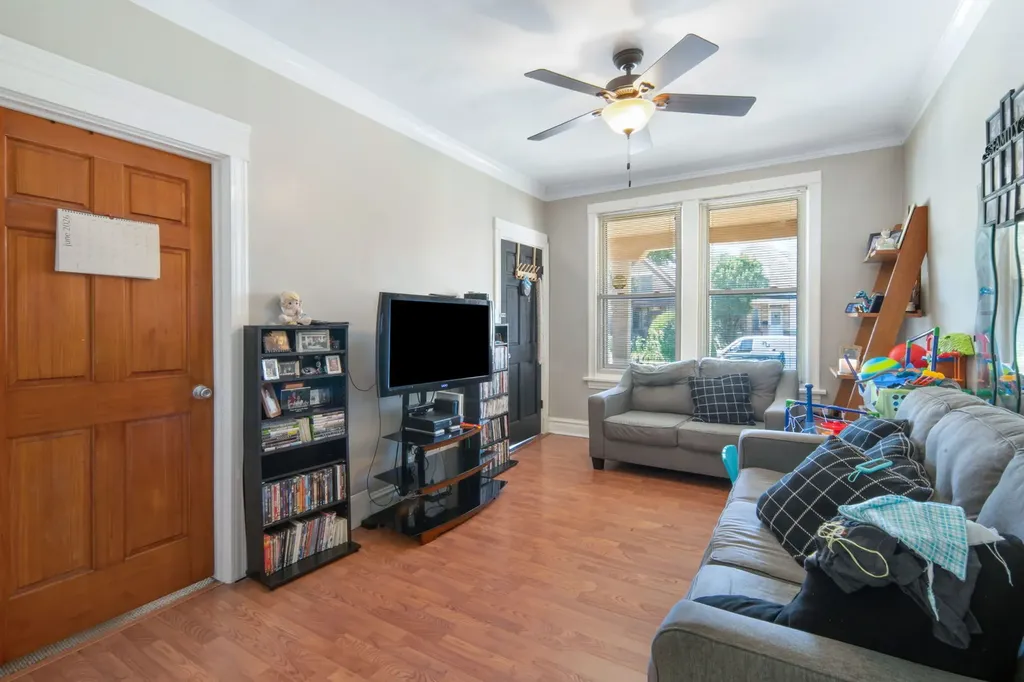 3402 West Beach Avenue Chicago IL 60651