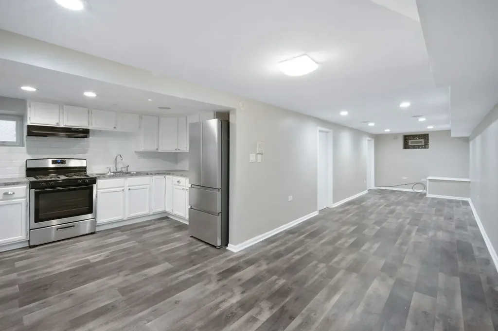 3402 West Beach Avenue Chicago IL 60651