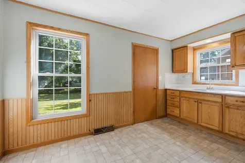 658 Pleasant Street Woodstock IL 60098