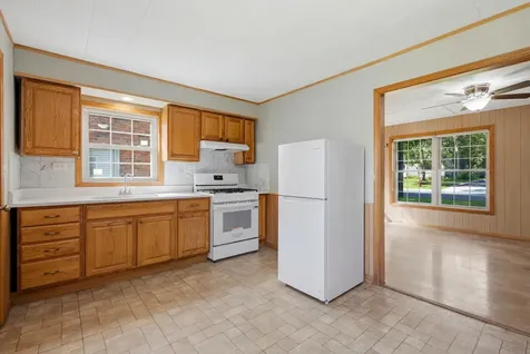 658 Pleasant Street Woodstock IL 60098