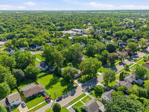 658 Pleasant Street Woodstock IL 60098