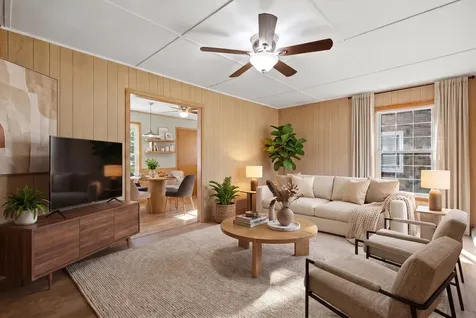 658 Pleasant Street Woodstock IL 60098