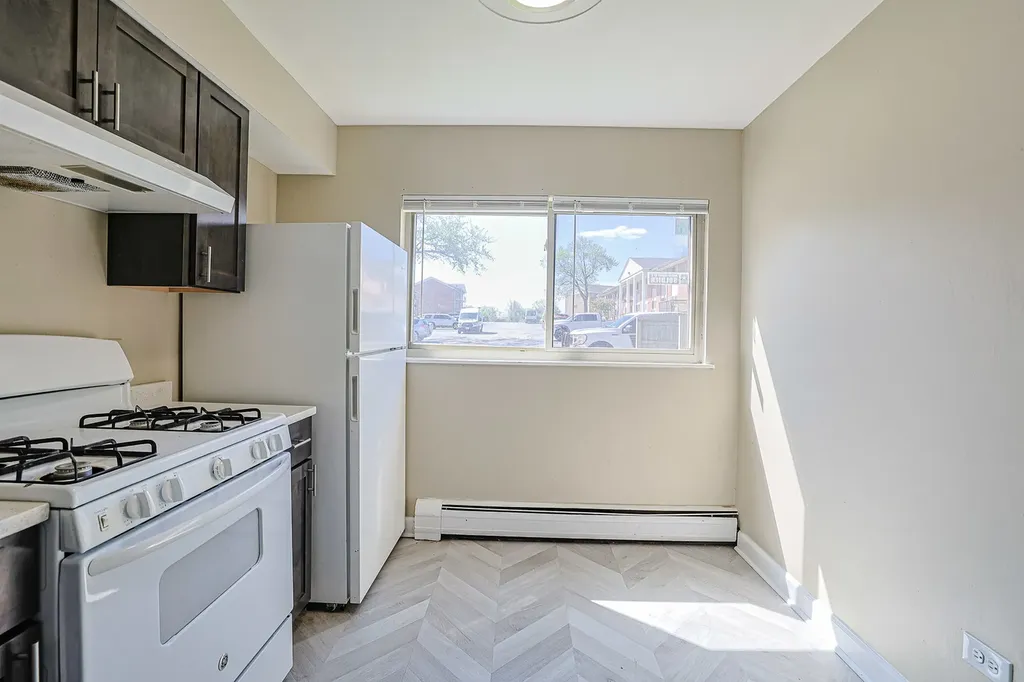 673 East Fullerton Avenue Glendale Heights IL 60139