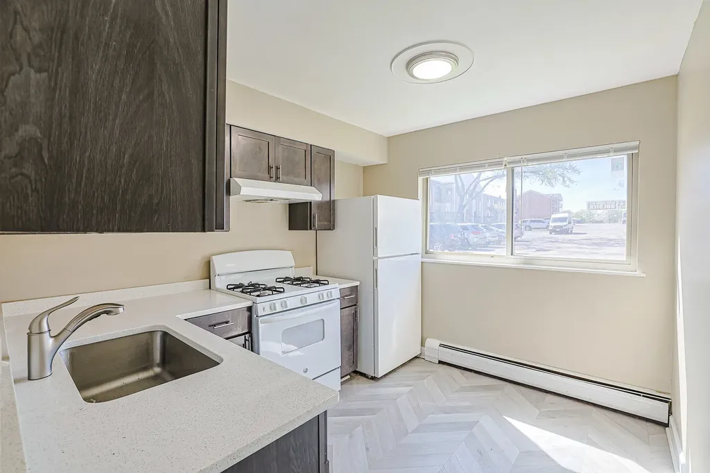 673 East Fullerton Avenue Glendale Heights IL 60139