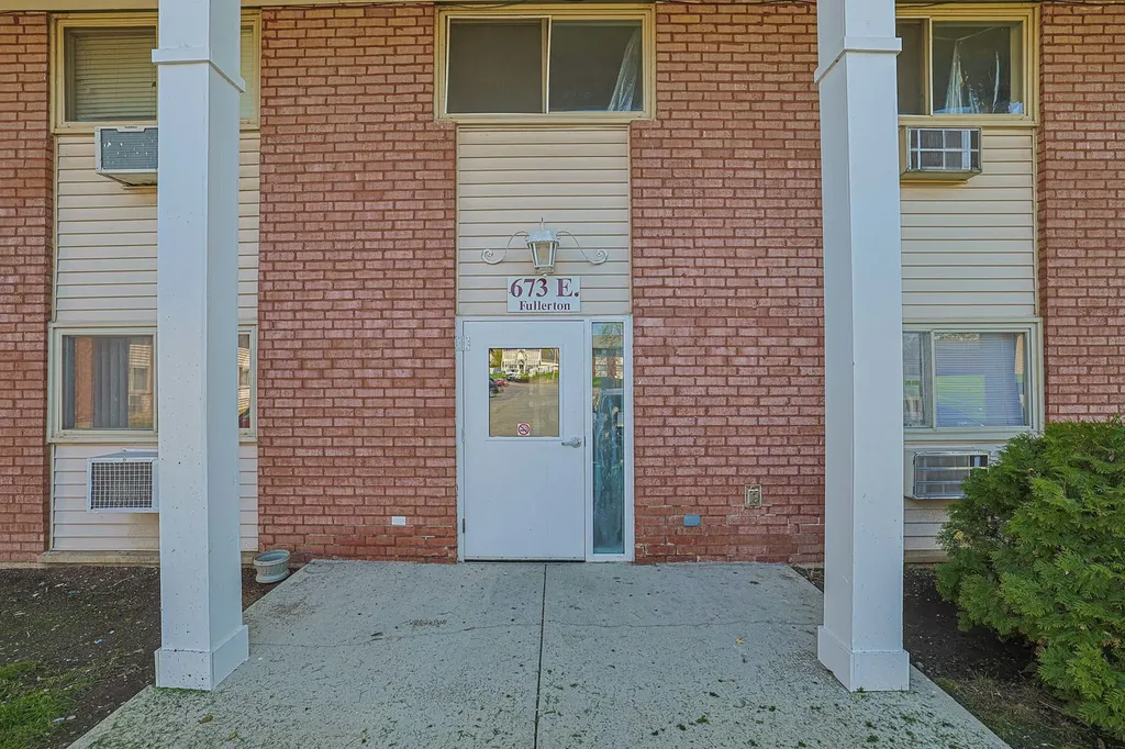 673 East Fullerton Avenue Glendale Heights IL 60139