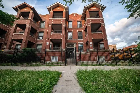 5849 South Michigan Avenue Chicago IL 60637